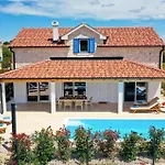 Beautiful Home In Pasman Holiday home Pasman