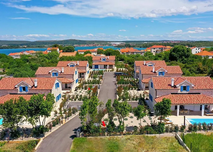 Ferienhaus Lovely In *