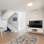 Beautiful Home In Pasman *