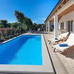 度假居 Beautiful Home In Pasman Pašman