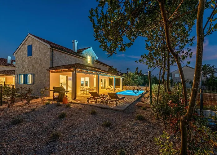 Lovely In بيت للعطل